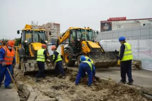 muncitori-excavatoare-pmb-e1590141084101