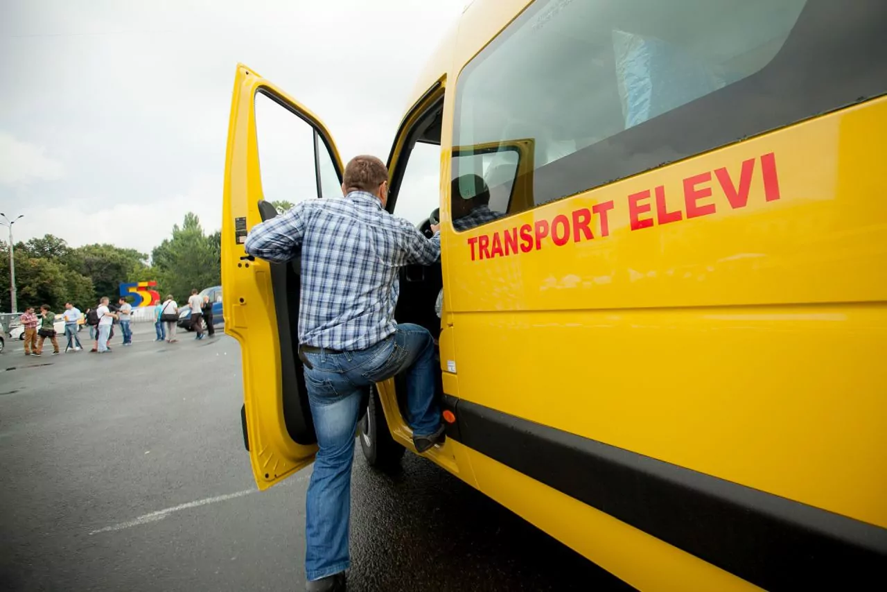 microbuze scolare, transport elevi