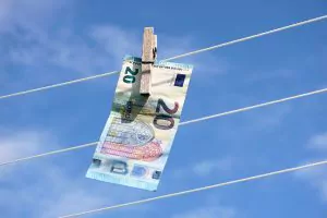 spalare de bani, euro