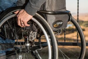 Persoane cu dizabilitati