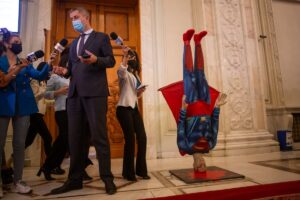 Dan Barna, motiune de cenzura, Parlament, superman