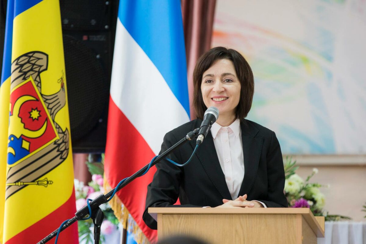 Maia Sandu semnează cererea de aderare a Republicii Moldova la UE