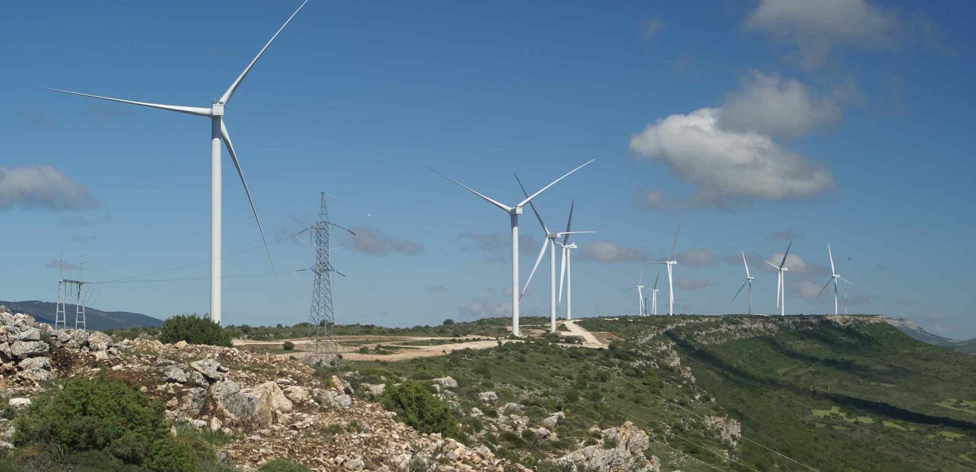 Η ιταλική εταιρεία Enel θέλει να πουλήσει τις ανανεώσιμες πηγές ενέργειας στην Ελλάδα / Πώληση της Enel Romania υπό διαπραγμάτευση με τη μεγαλύτερη εταιρεία ηλεκτρικής ενέργειας της Ελλάδας