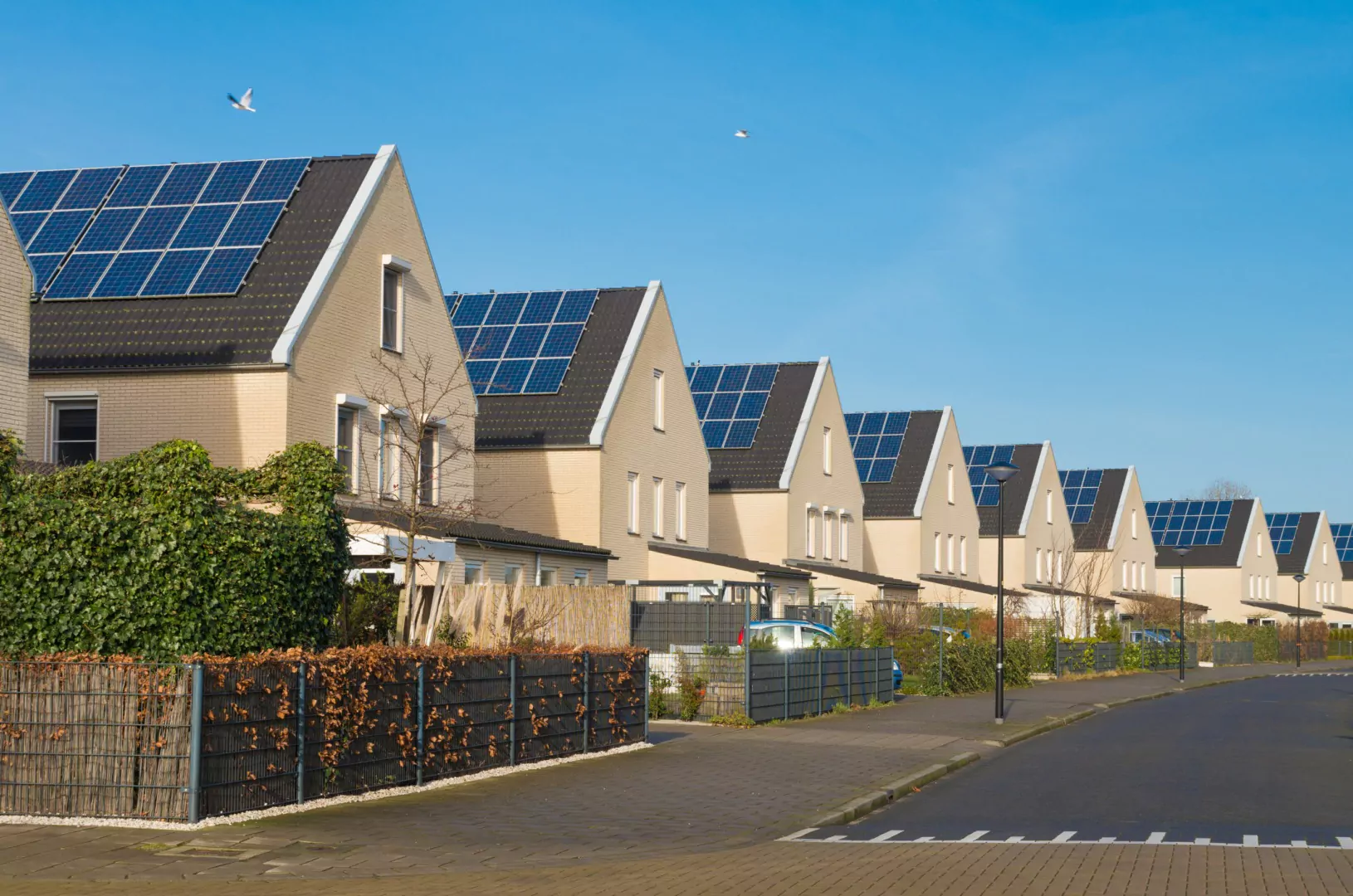 case cu panouri solare