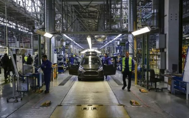 Fabrica Ford, angajati, industria auto